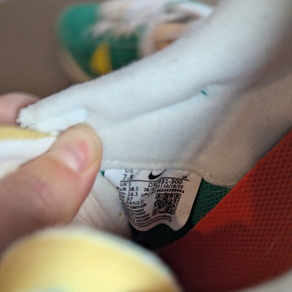 Size 7.5 - Nike Waffle Debut Vintage Stadium Green Opti Yellow W - Picture 4 of 8